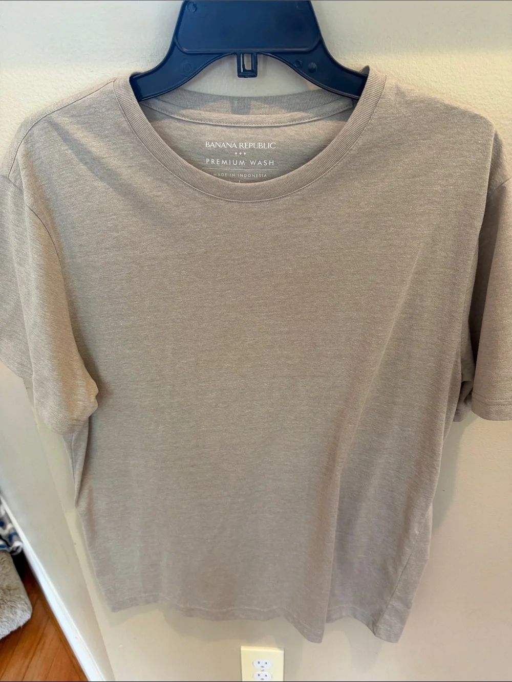 Banana Republic classic crew